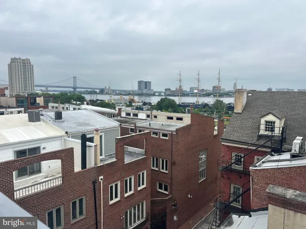 $825,000 | 110 Naudain Street, Unit 4, Philadelphia, PA 19147