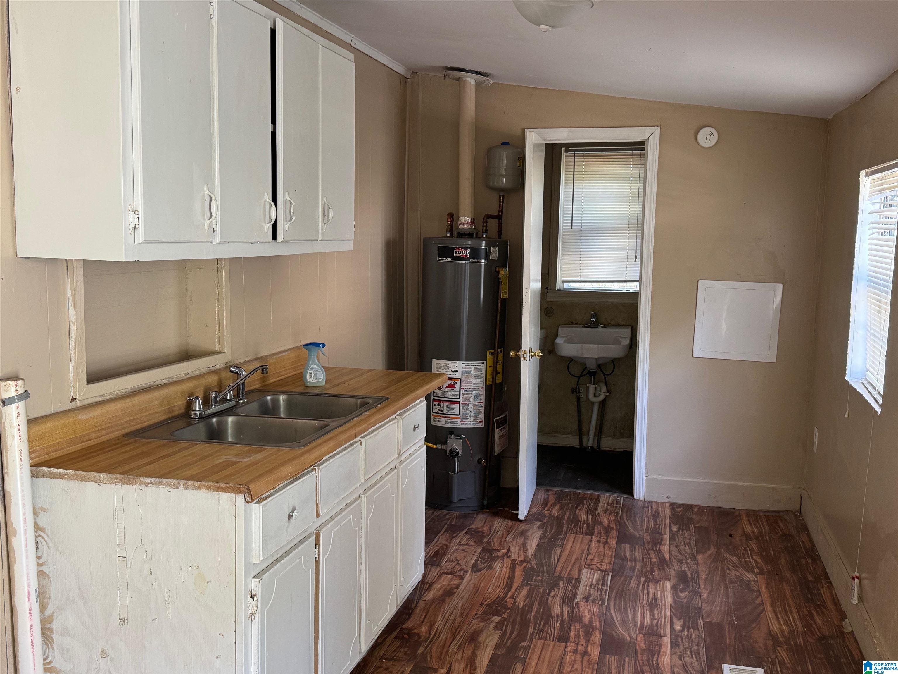 6729 Grasselli Road Fairfield, AL 35064 - Photo 6 of 22 Gallery Image 6