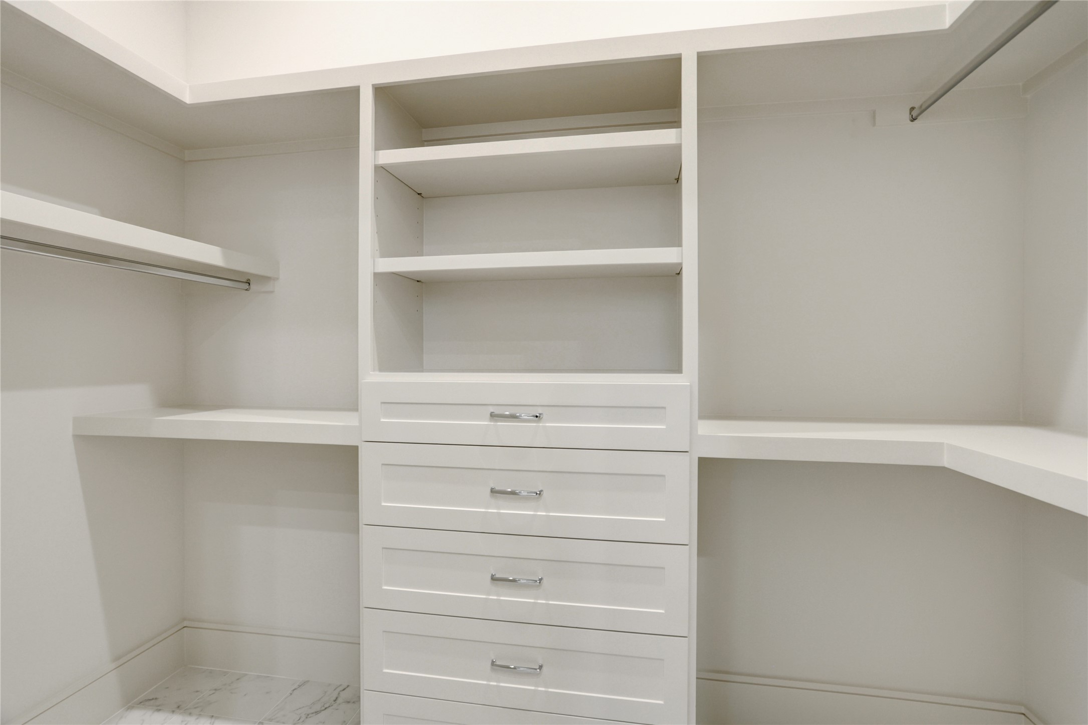 8935 Pado Street Houston, TX 77055 - Photo 36 of 50 a close view of closet