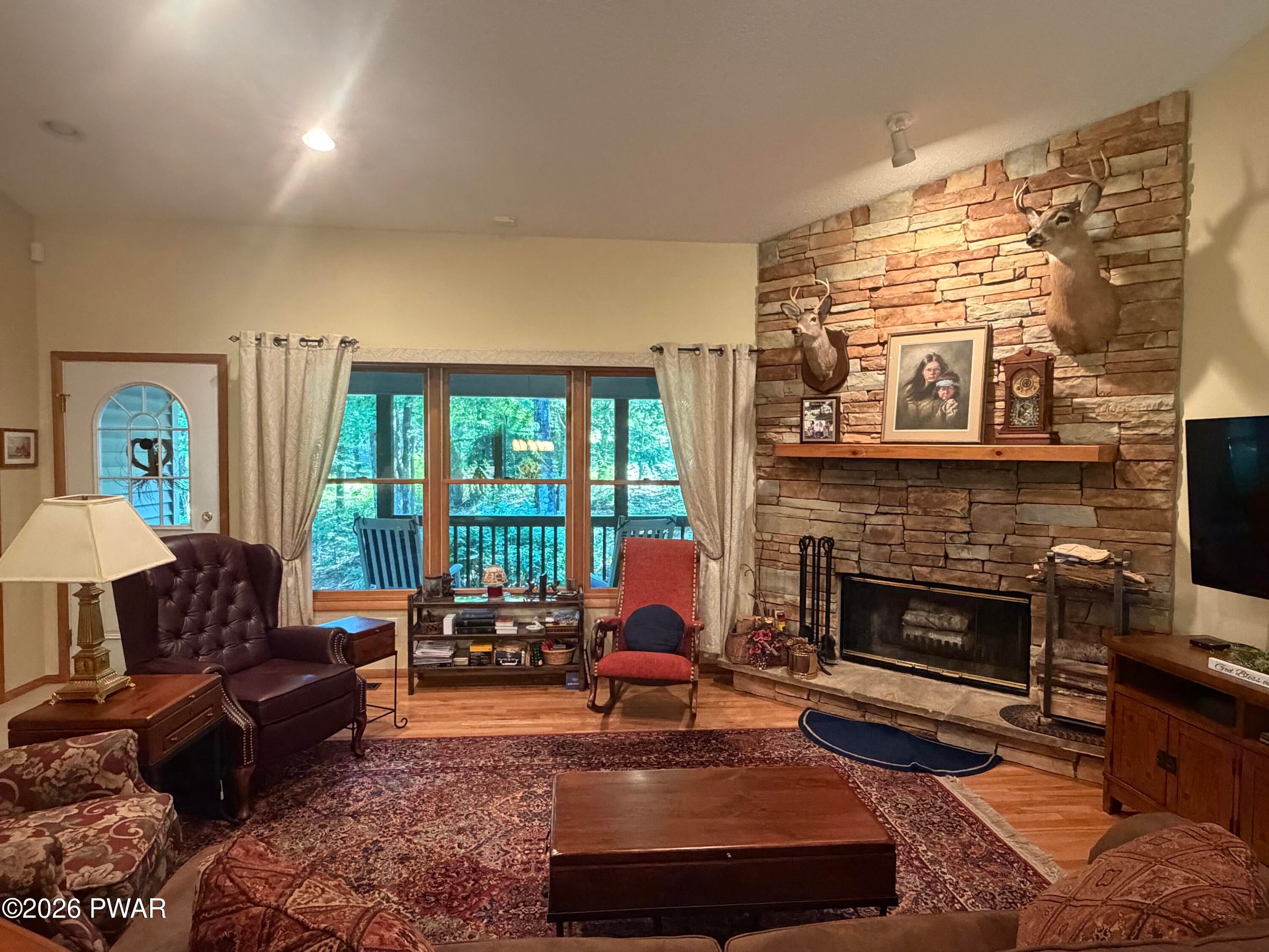 514 Maple Ridge Drive Hawley, PA 18428 - Photo 5 of 41 Gallery Image 5
