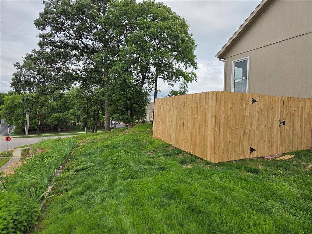 7024 Constance Street Shawnee, KS 66216 - Photo 12 of 51