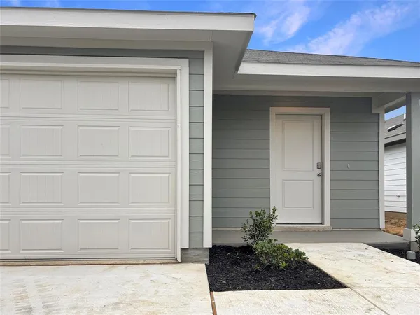 $2,300 | 5544 Flannel Lane, Krum, TX 76249