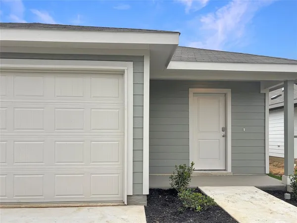 $2,300 | 5544 Flannel Lane, Krum, TX 76249