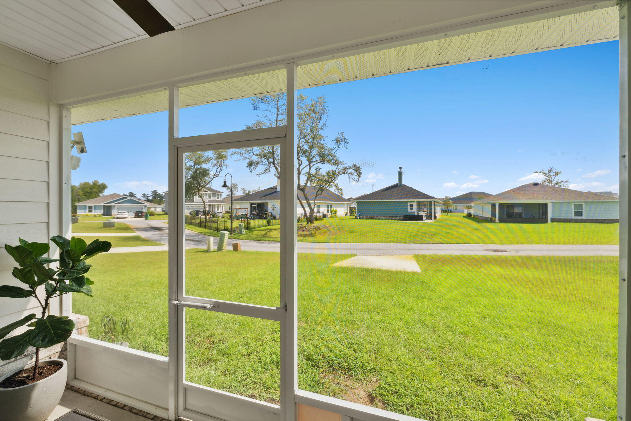 585 Riverwalk Circle Freeport, FL 32439 - Photo 29 of 36 a view of a indoor swimming pool