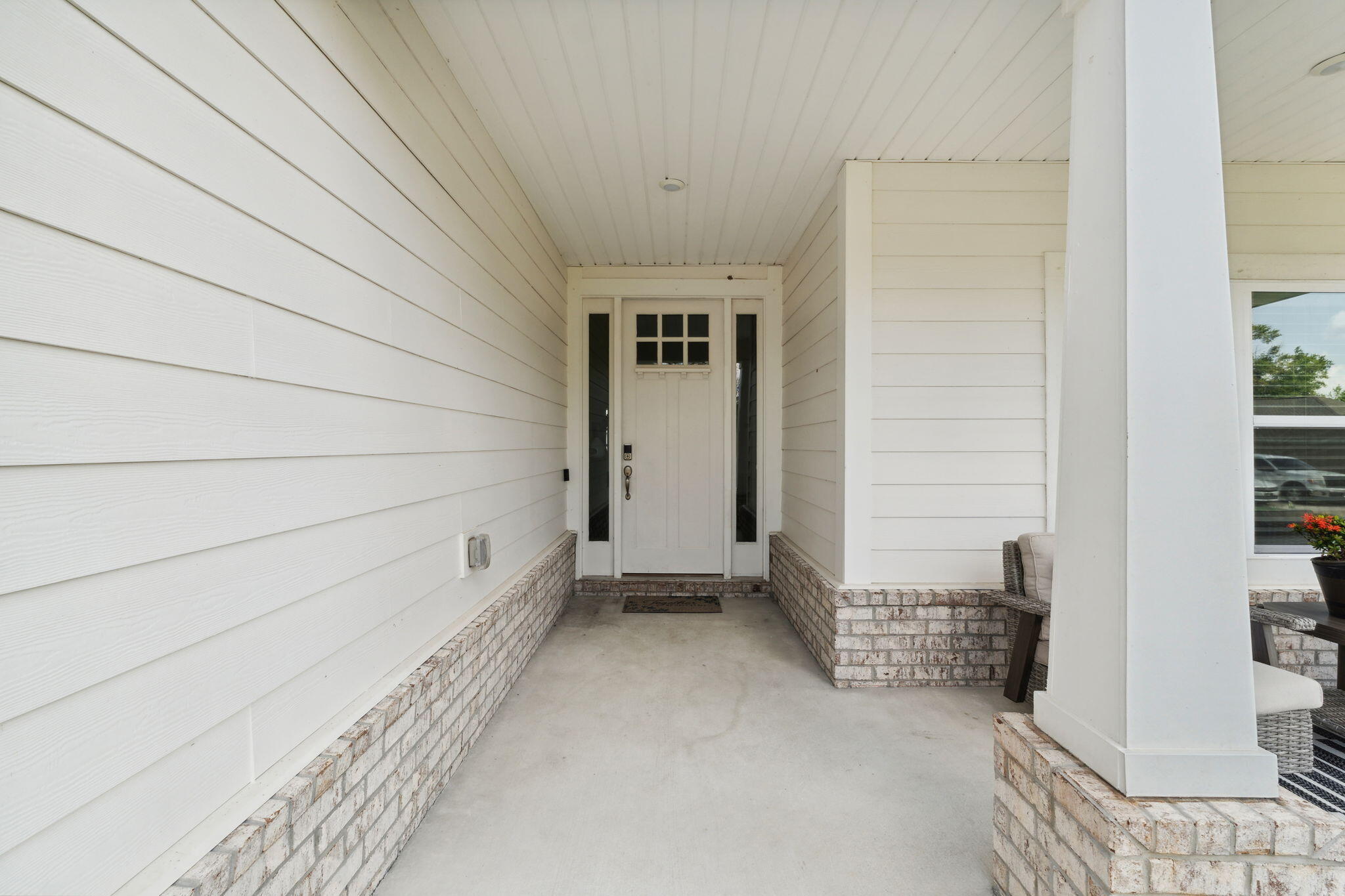 585 Riverwalk Circle Freeport, FL 32439 - Photo 3 of 36 a view of front door and bedroom