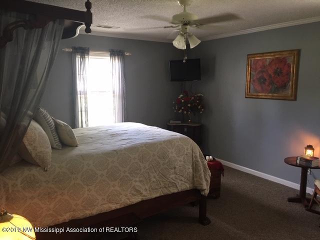 133 Oak Road Byhalia, MS 38611 - Photo 12 of 29 IMG_1048