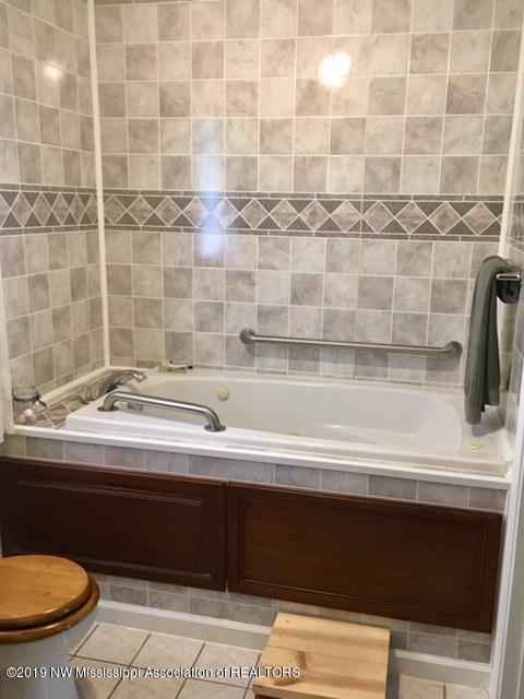133 Oak Road Byhalia, MS 38611 - Photo 15 of 29 IMG_1052