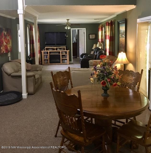 133 Oak Road Byhalia, MS 38611 - Photo 8 of 29 IMG_1042