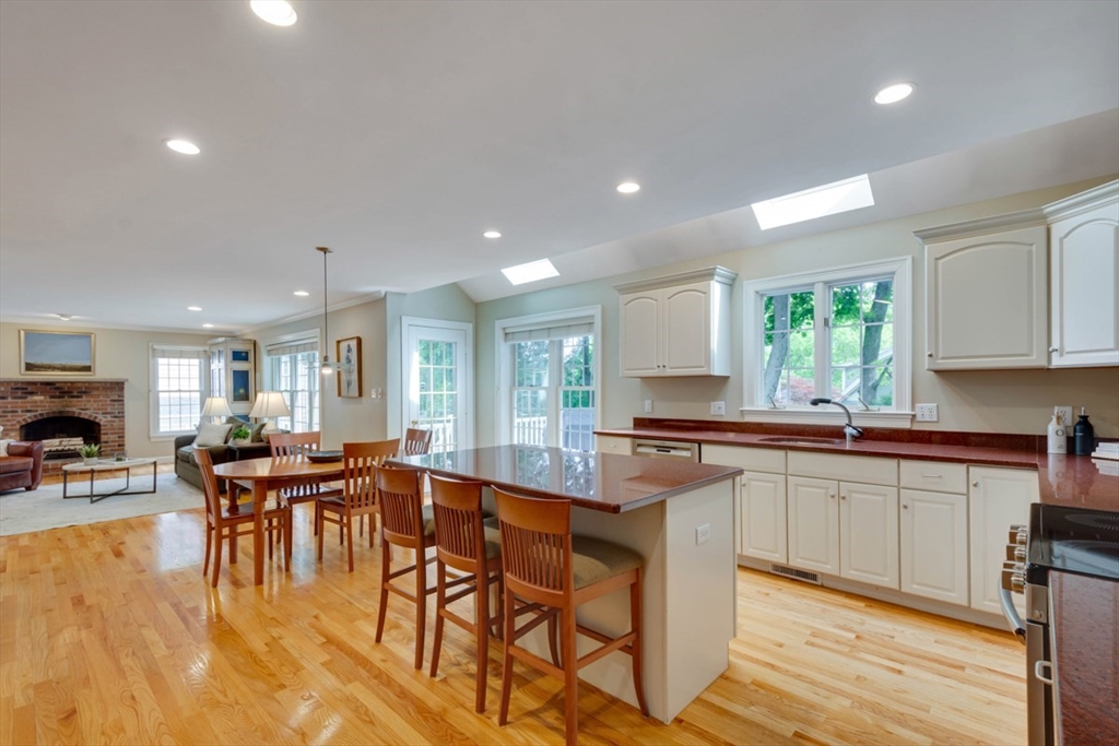 96 Richdale Road Needham, MA 02494 - Photo 11 of 41