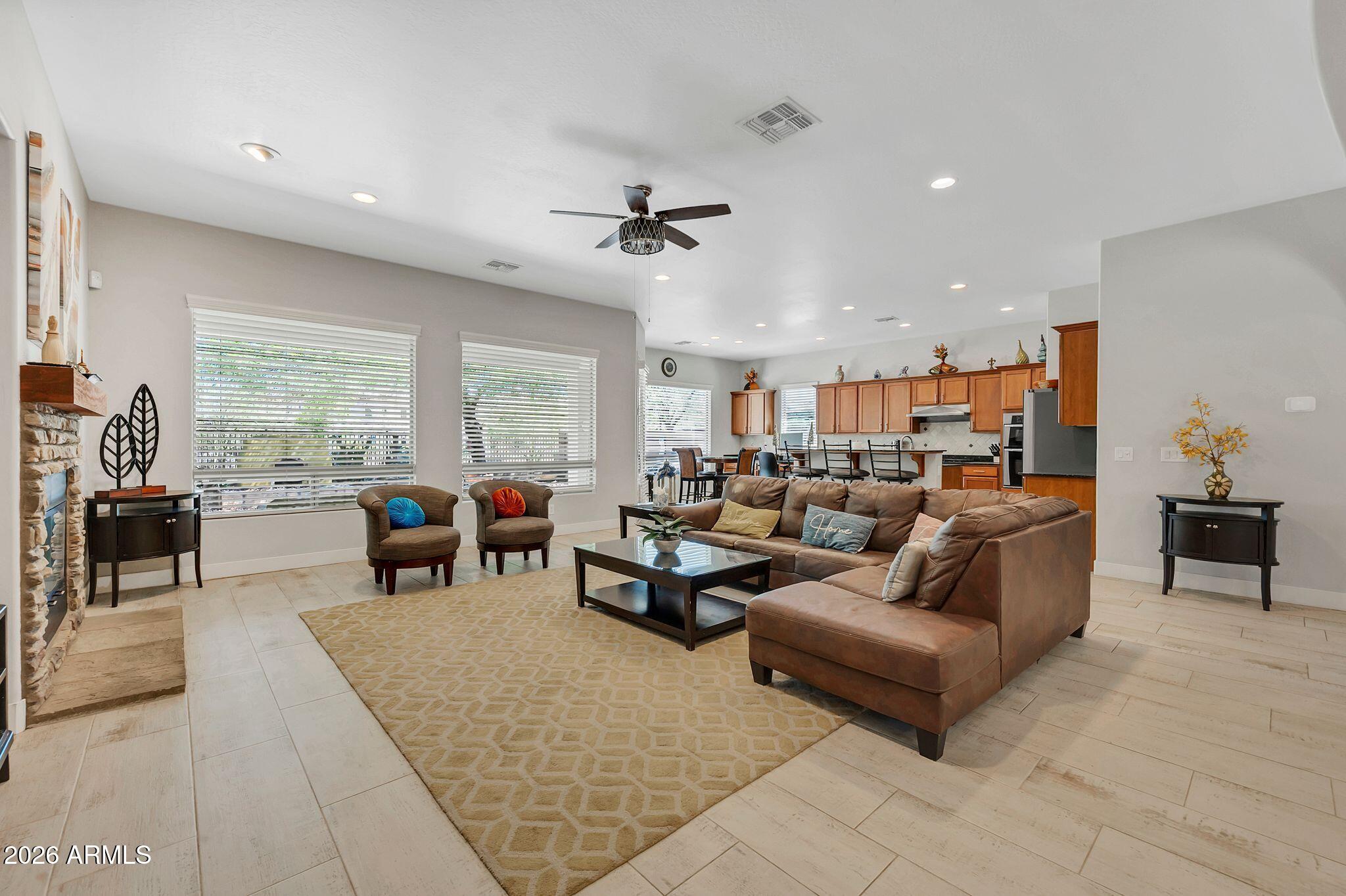 2414 West Mineral Road Phoenix, AZ 85041 - Photo 4 of 39