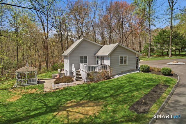 408 Maromas Road Middletown, CT 06457 - Photo 7 of 34