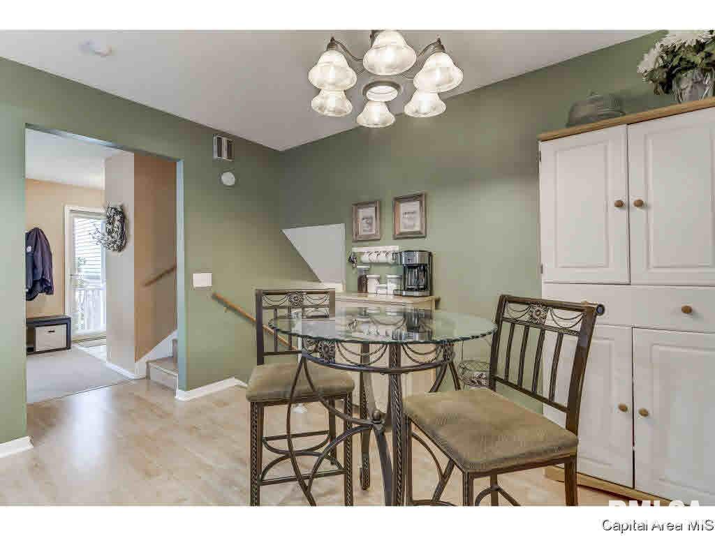 2508 Delaware Drive Springfield, IL 62702 - Photo 9 of 34