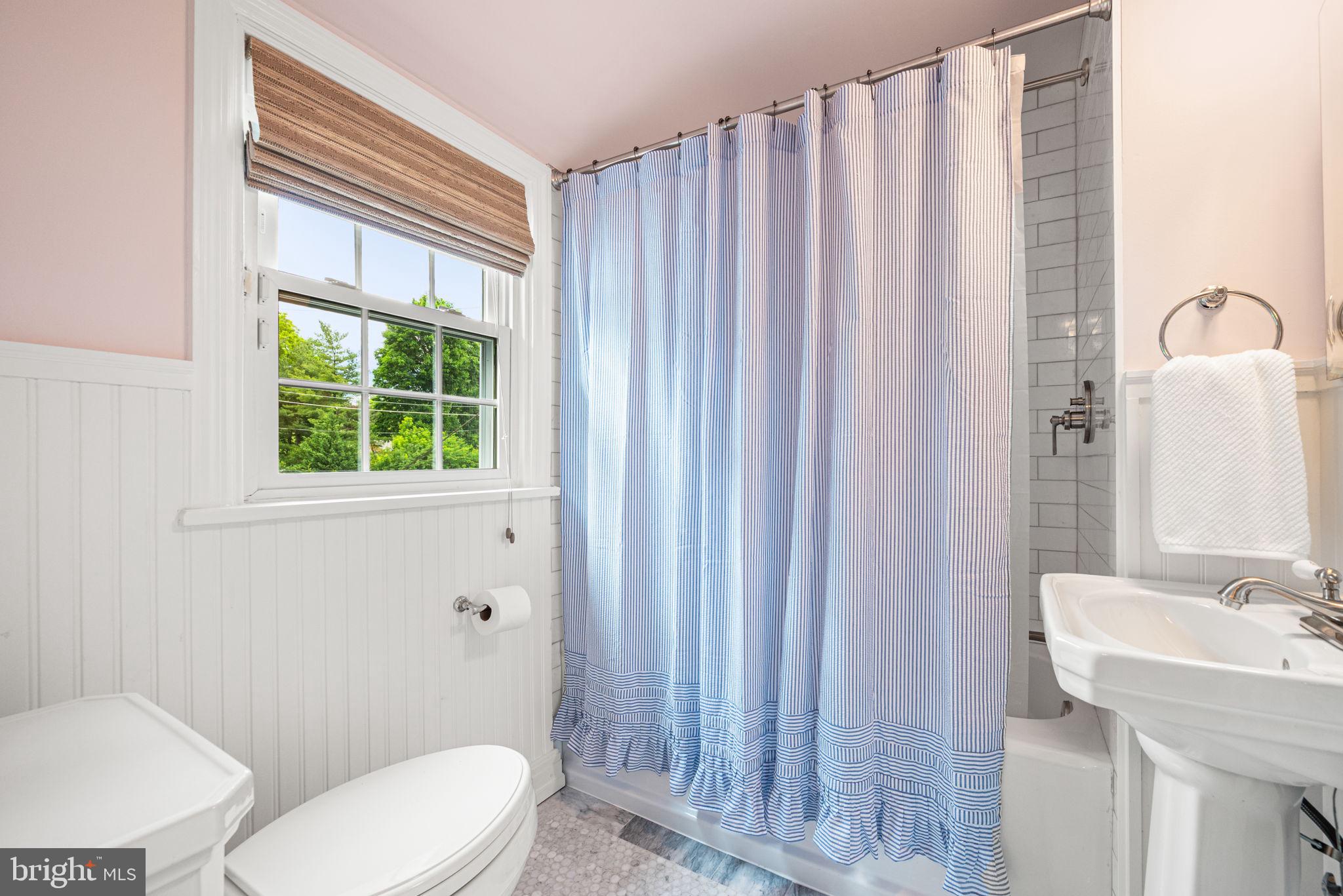 121 Upper Gulph Road Wayne, PA 19087 - Photo 23 of 42 2nd Fl - Full Hall Bathroom - renovated