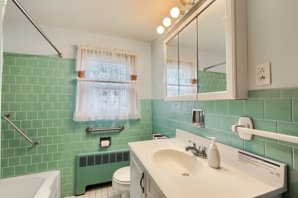 184 Westerly Road Plymouth, MA 02360 - Photo 17 of 30 Gallery Image 17