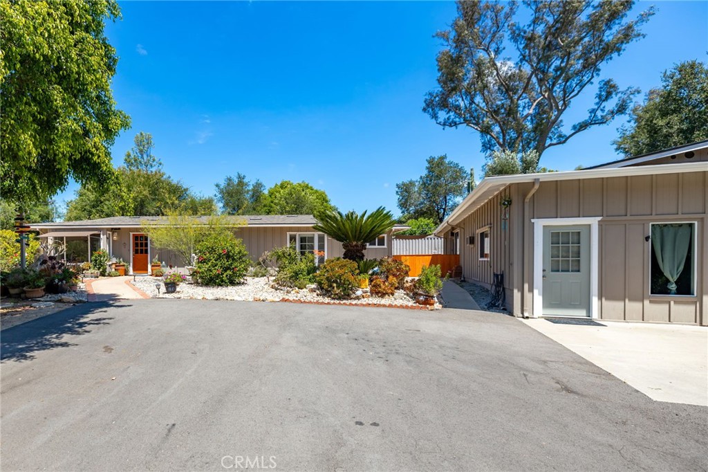 1256 East Fallbrook Street Fallbrook, CA 92028 - Photo 7 of 59 a view of a house with a patio