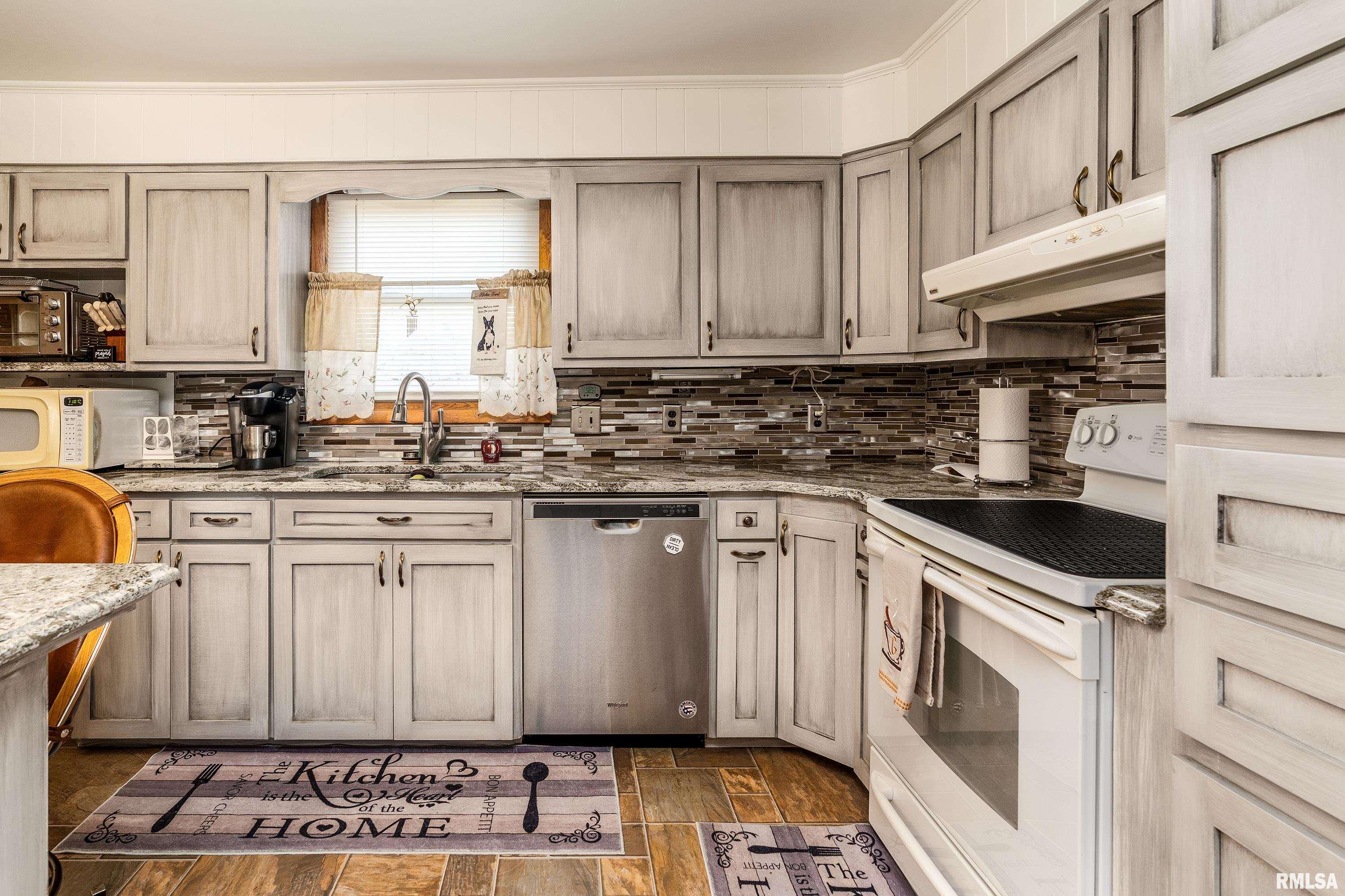 2305 Weaver Road Herrin, IL 62948 - Photo 14 of 34