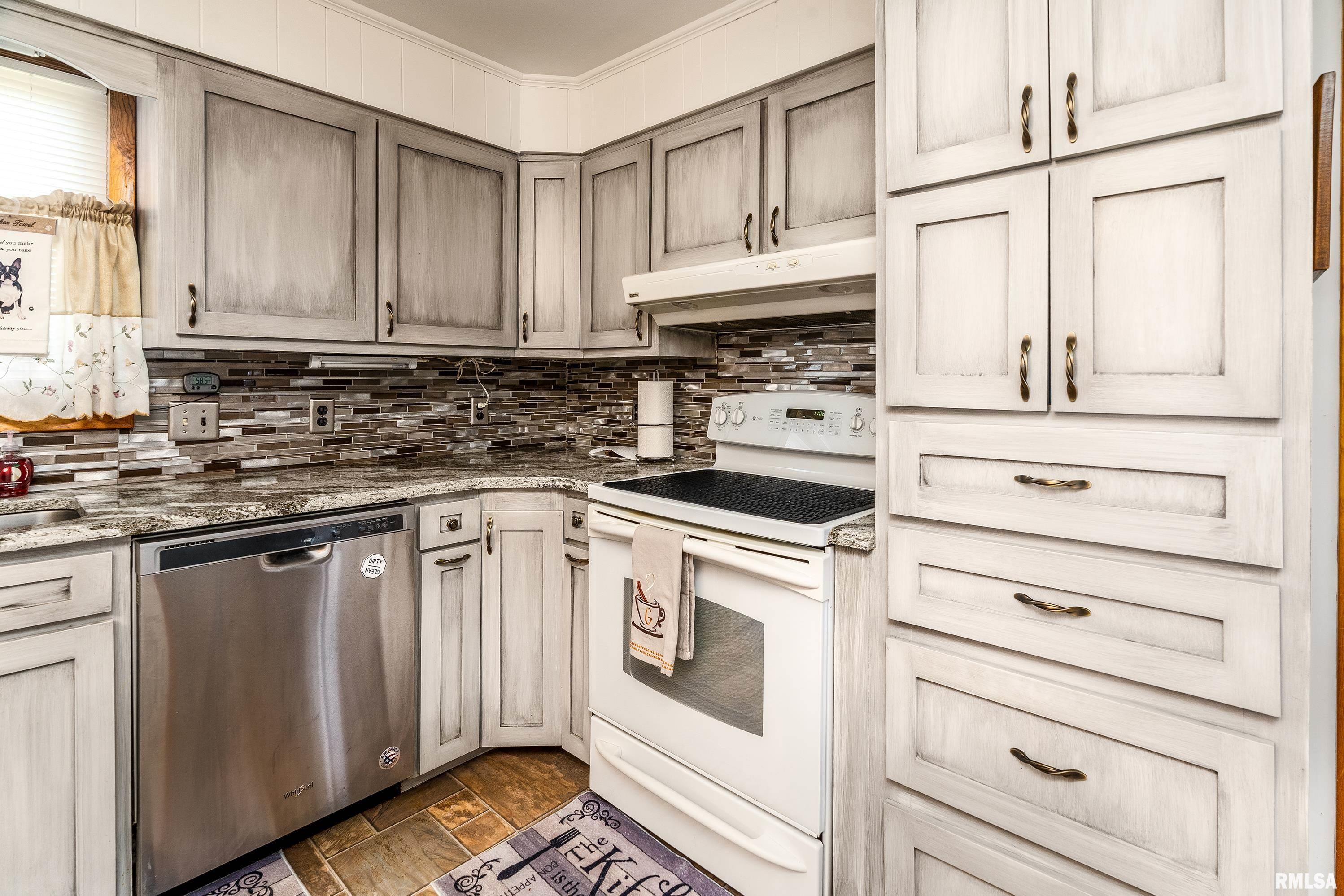 2305 Weaver Road Herrin, IL 62948 - Photo 15 of 34