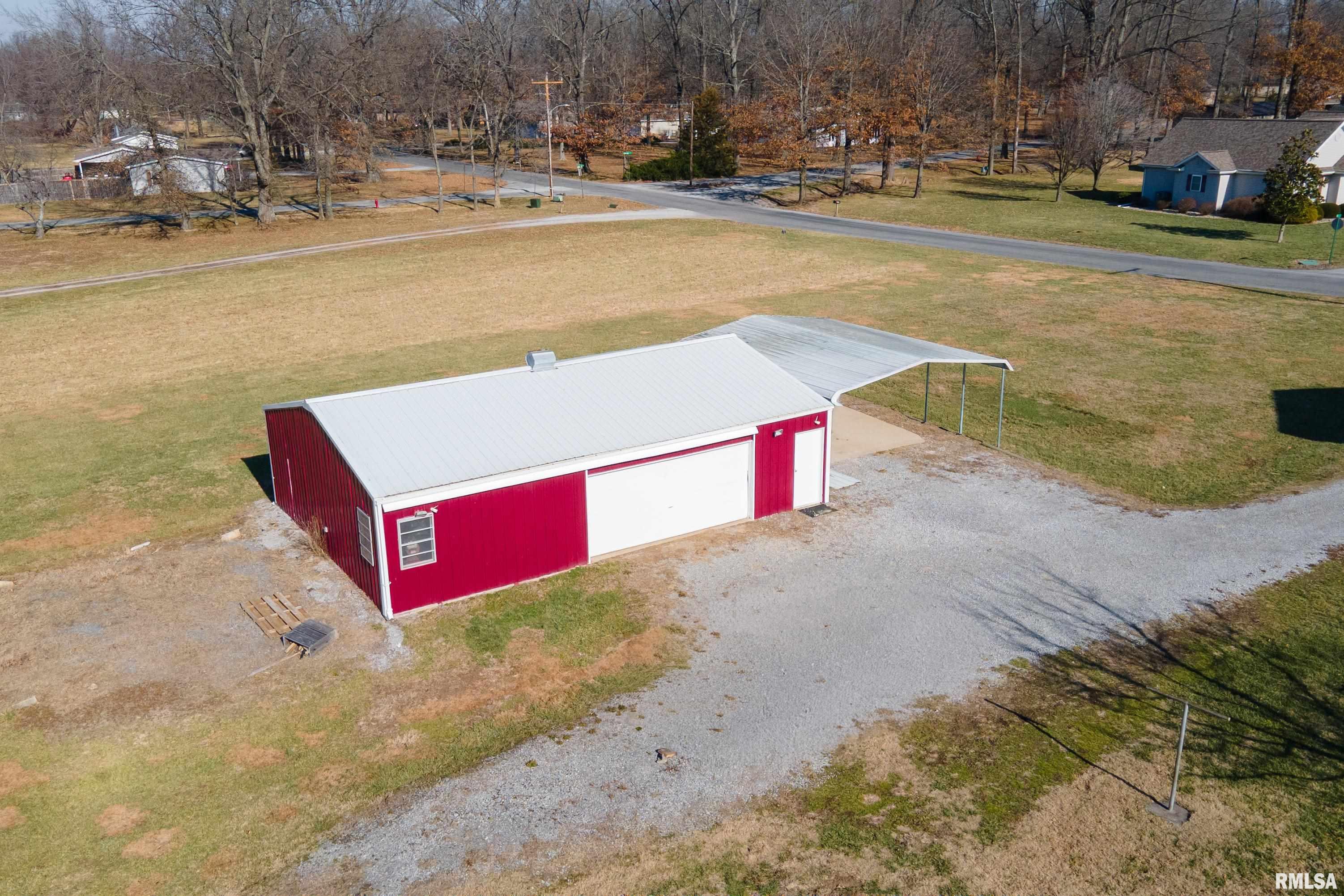 2305 Weaver Road Herrin, IL 62948 - Photo 31 of 34