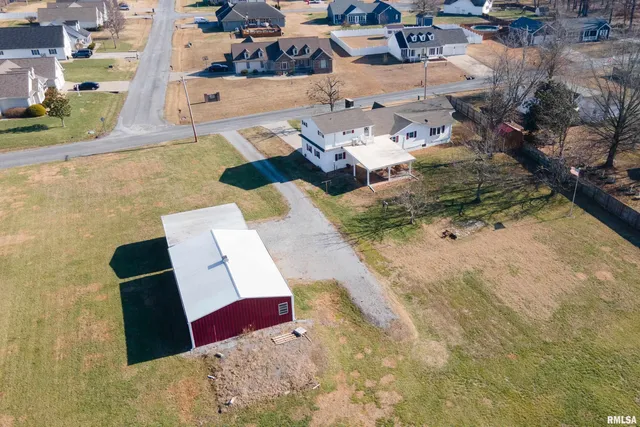 $268,000 | 2305 Weaver Road, Herrin, IL 62948