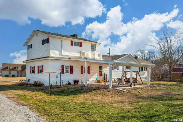 $268,000 | 2305 Weaver Road, Herrin, IL 62948