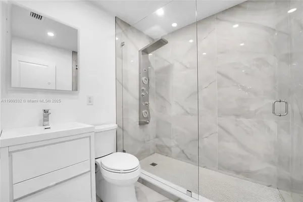 $6,000 | 18280 Northeast 8th Avenue, North Miami Beach, FL 33162