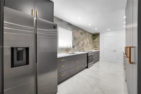 $6,000 | 18280 Northeast 8th Avenue, North Miami Beach, FL 33162