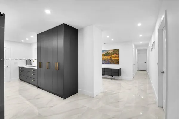 $6,000 | 18280 Northeast 8th Avenue, North Miami Beach, FL 33162