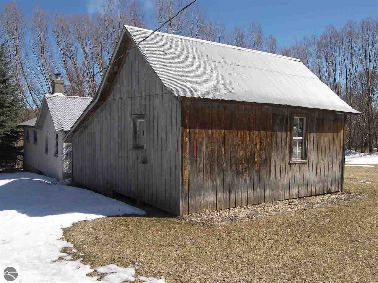 10470 South Cedar Road Cedar, MI 49621 - Photo 57 of 81 1796339-56.JPG