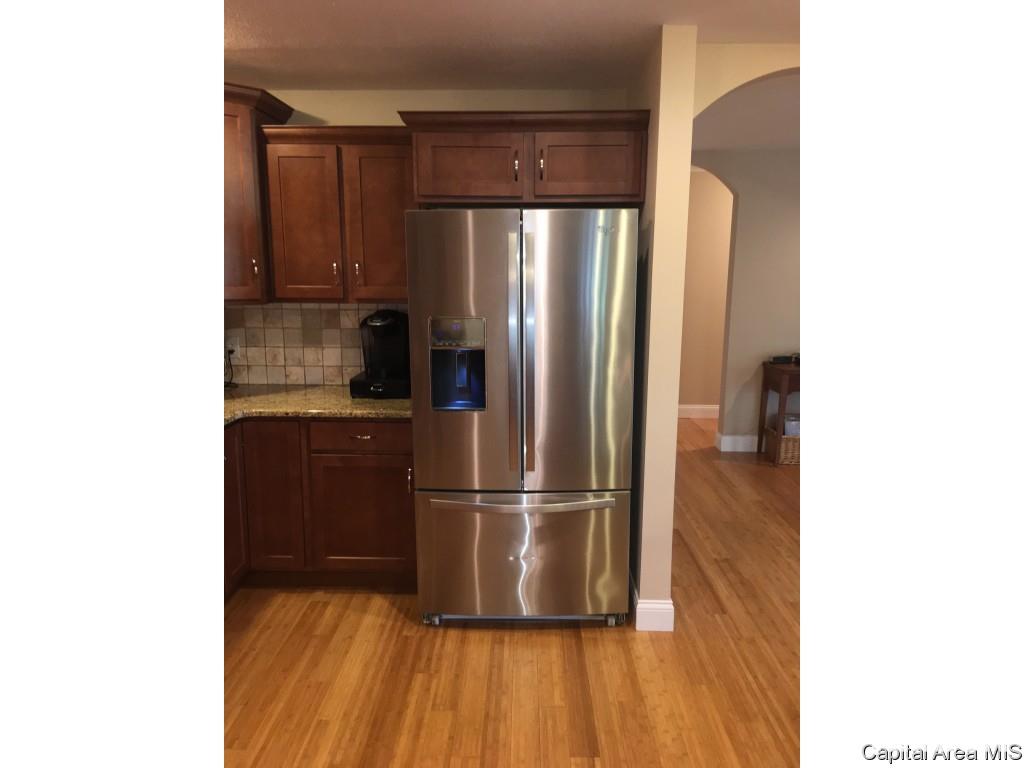 8083 West Outer Road Sherman, IL 62684 - Photo 15 of 35 Gallery Image 15