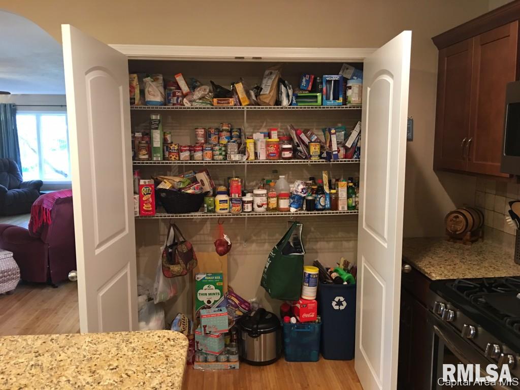 8083 West Outer Road Sherman, IL 62684 - Photo 17 of 35 Gallery Image 17