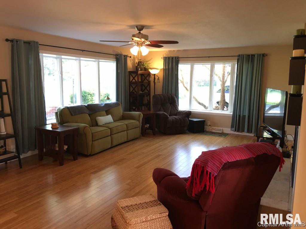 8083 West Outer Road Sherman, IL 62684 - Photo 7 of 35 Gallery Image 7