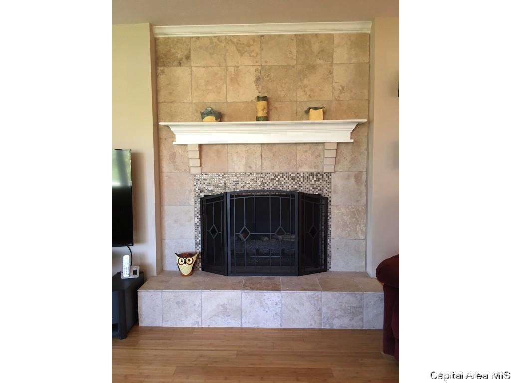 8083 West Outer Road Sherman, IL 62684 - Photo 8 of 35 Gallery Image 8