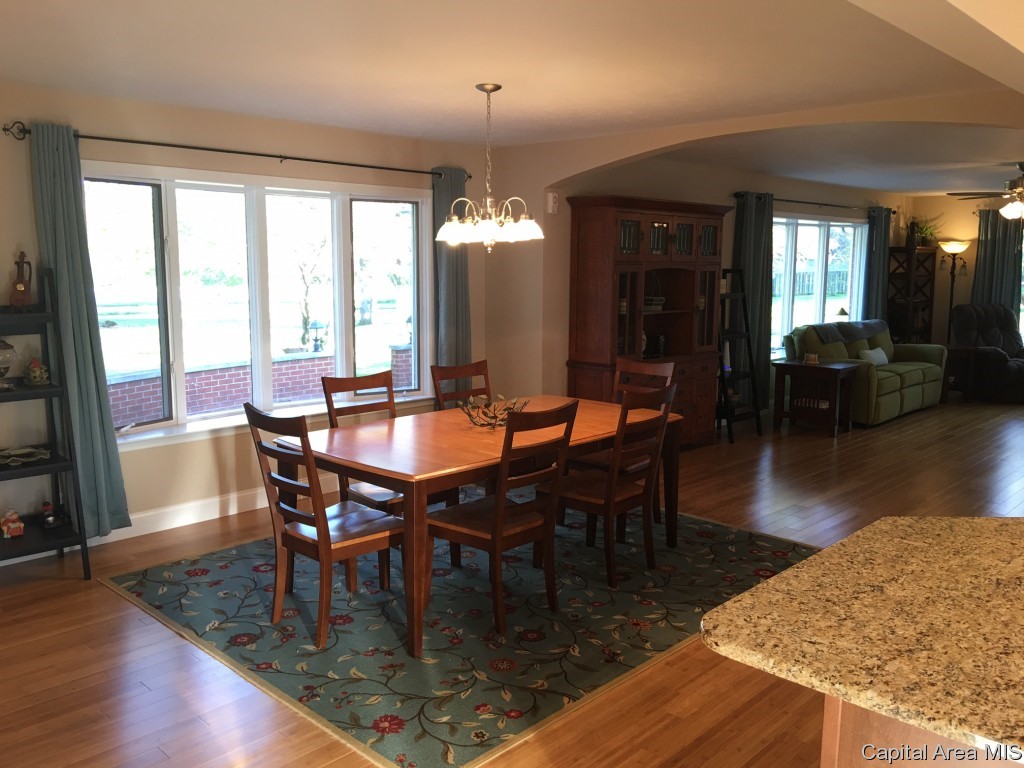 8083 West Outer Road Sherman, IL 62684 - Photo 10 of 35 Gallery Image 10