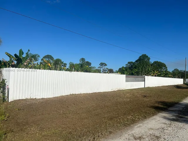 $120,000 | 460 South Sendero Street, Clewiston, FL 33440