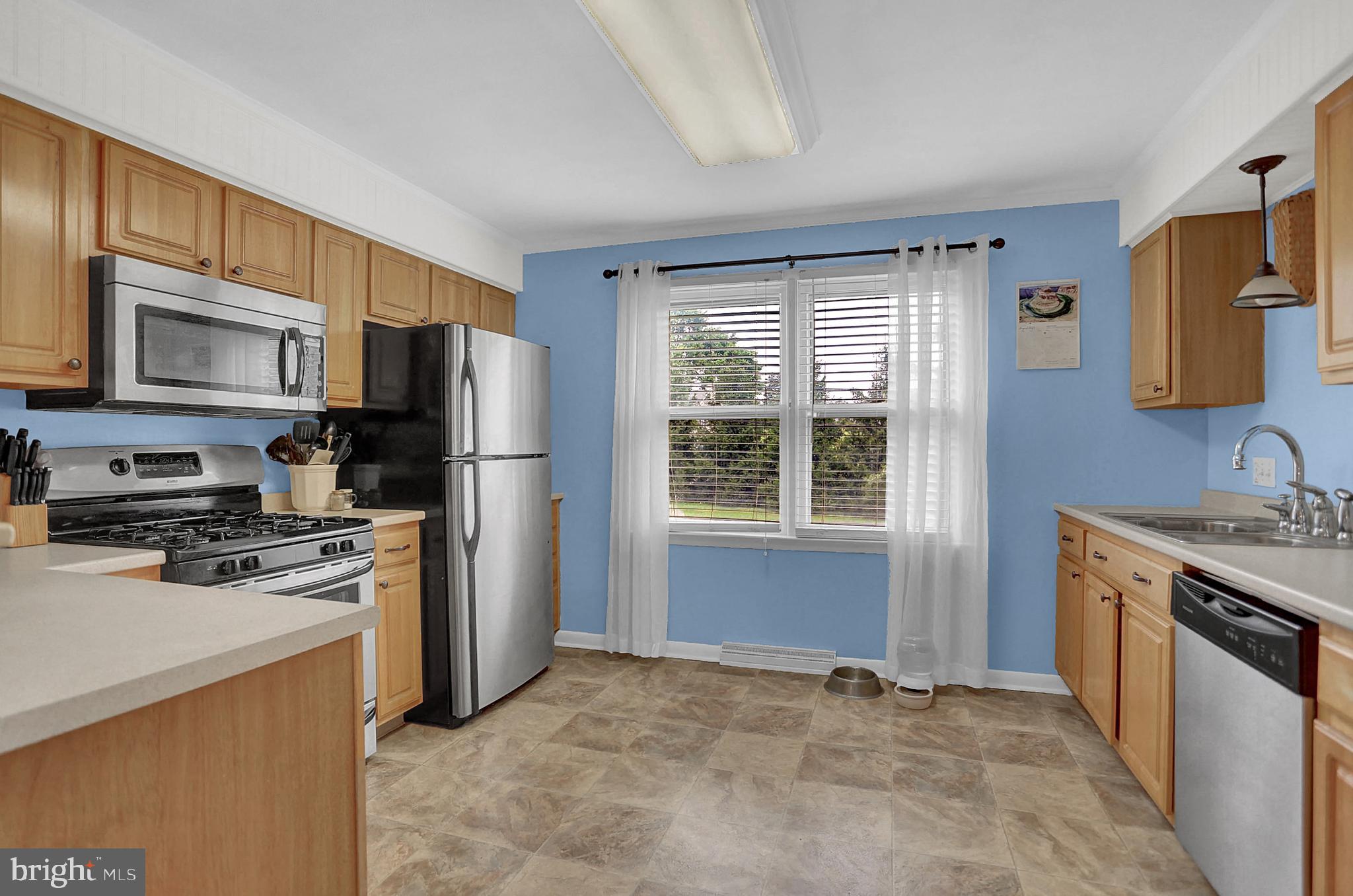 2210 Greenbriar Road York, PA 17404 - Photo 18 of 41 Gallery Image 18