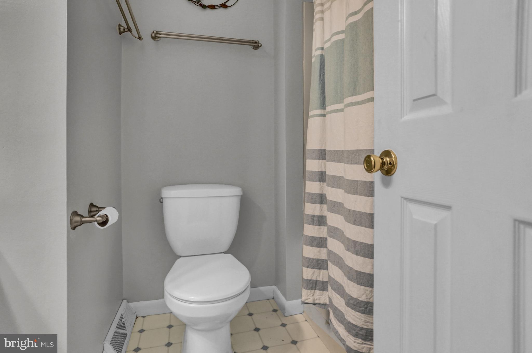 2210 Greenbriar Road York, PA 17404 - Photo 34 of 41 Gallery Image 34