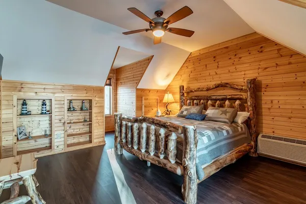 $875,000 | 680 Ln 150H Hamilton Lake, Hamilton, IN 46742