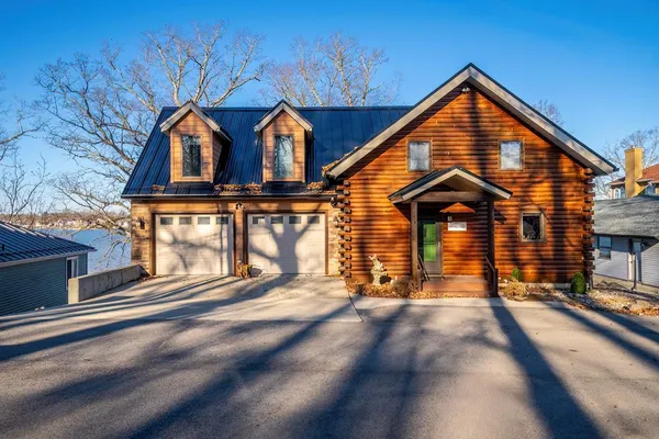 $875,000 | 680 Ln 150H Hamilton Lake, Hamilton, IN 46742