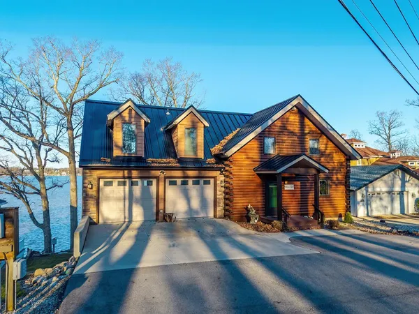 $875,000 | 680 Ln 150H Hamilton Lake, Hamilton, IN 46742