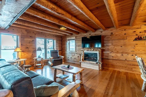 $875,000 | 680 Ln 150H Hamilton Lake, Hamilton, IN 46742