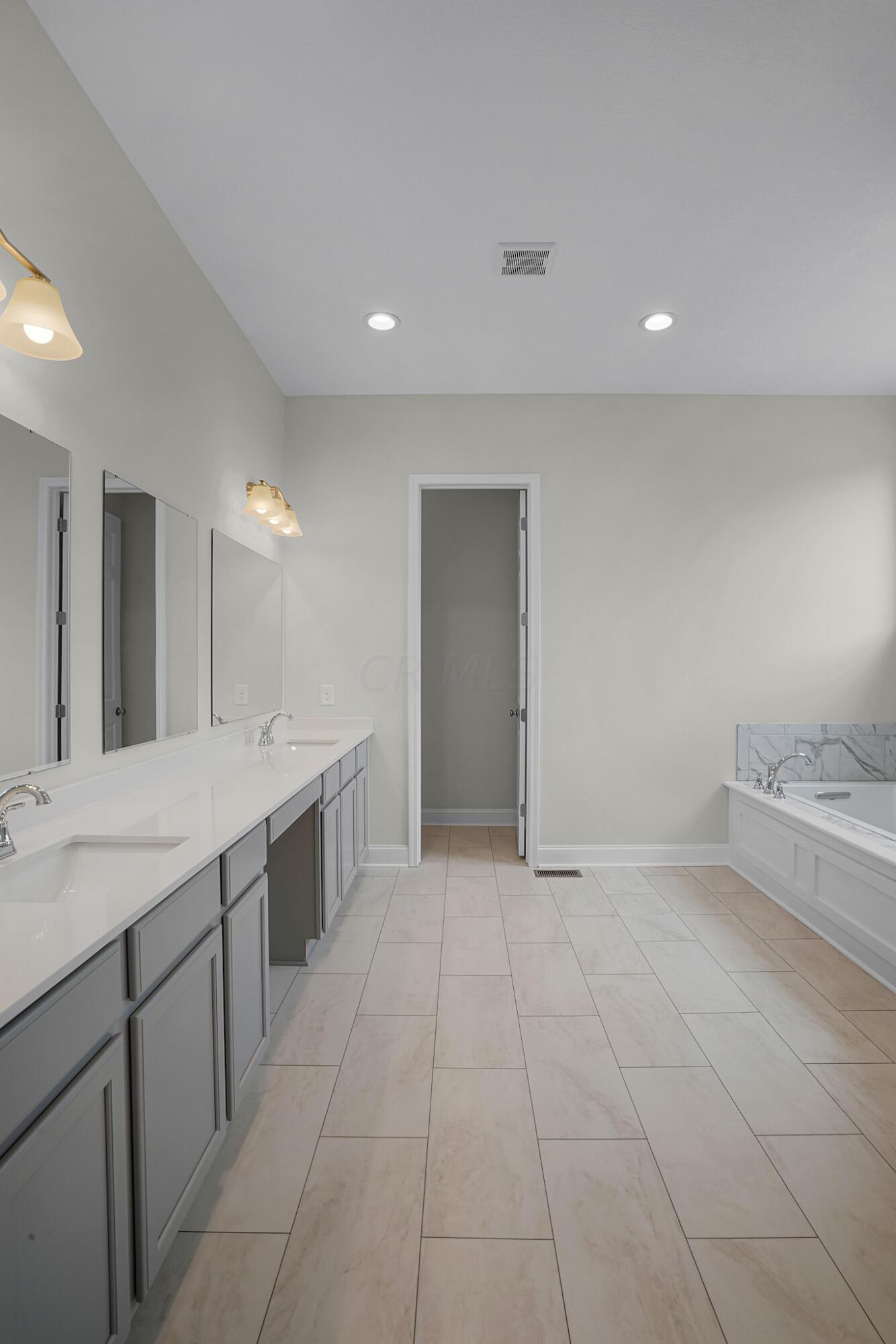 6986 State Rte 61 Sunbury, OH 43074 - Photo 43 of 88 Owner's Bath