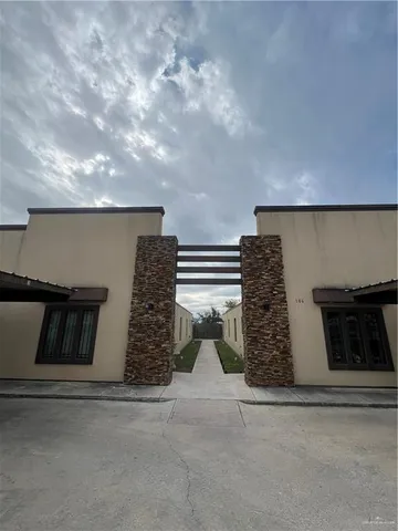 $1,100 | 106 Teak Drive, Edinburg, TX 78541