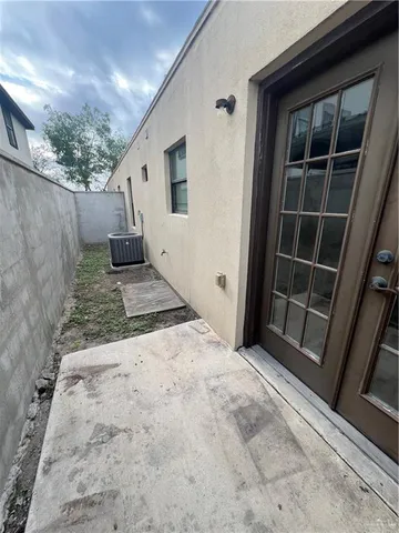 $1,100 | 106 Teak Drive, Edinburg, TX 78541