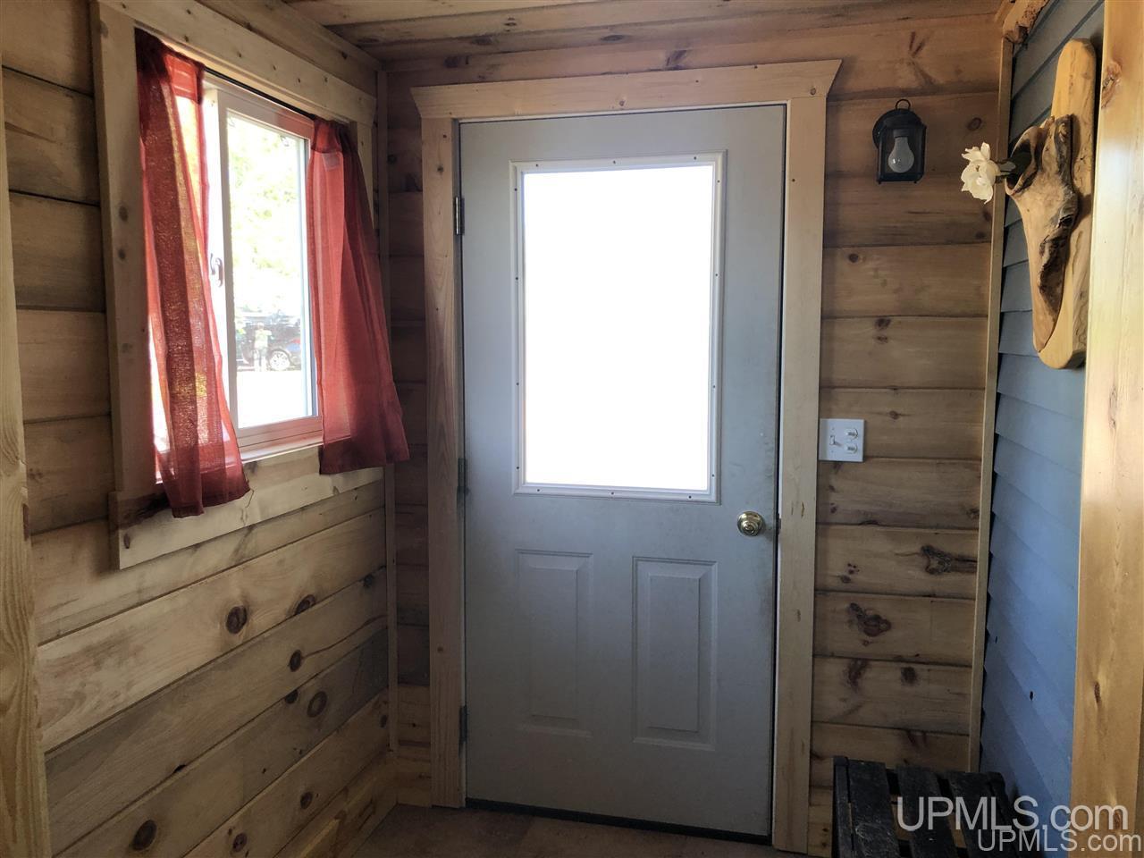 24923 Chestnut Street Calumet, MI 49913 - Photo 4 of 26