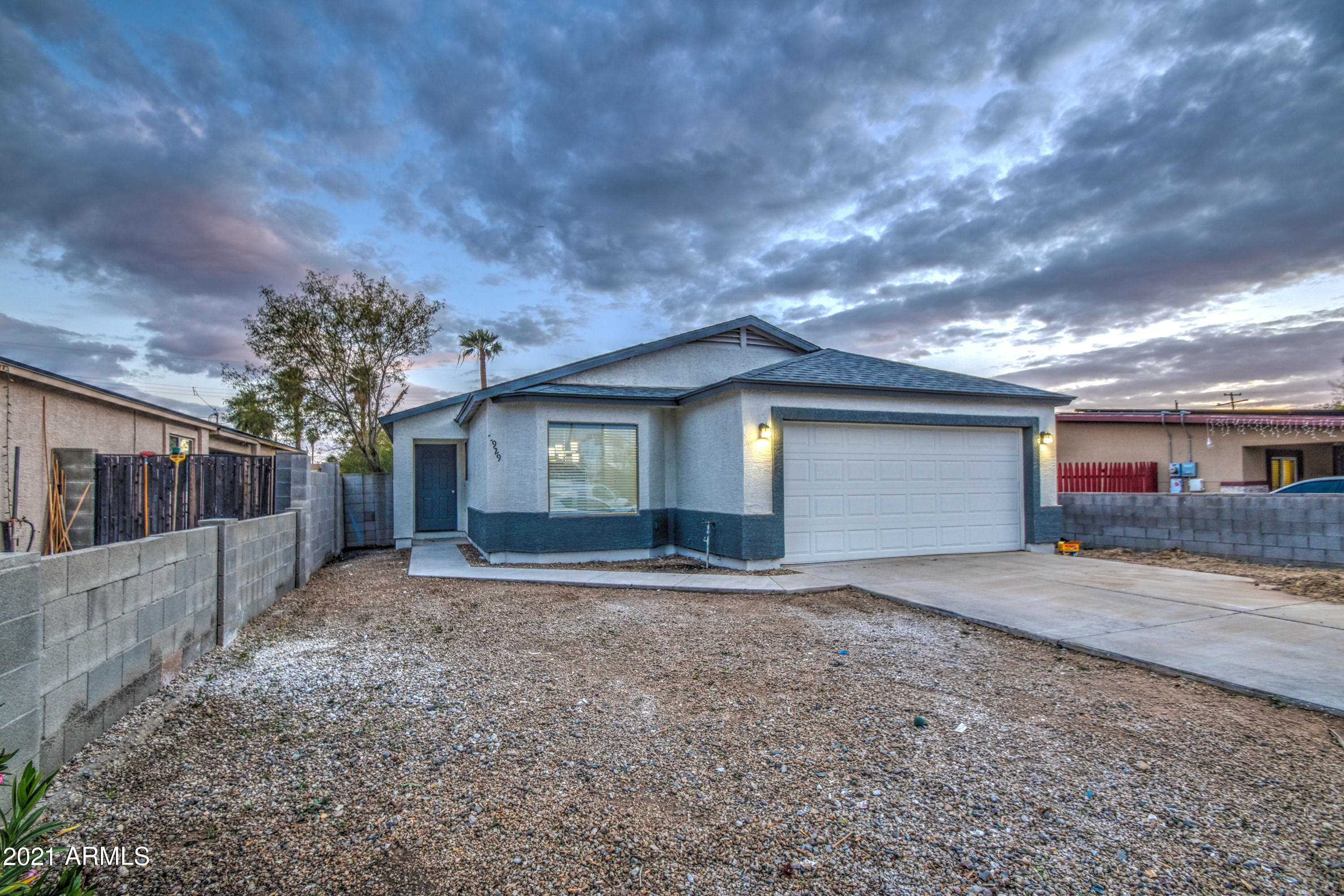 2929 West Monte Vista Road Phoenix, AZ 85009 - Photo 2 of 18 Monte