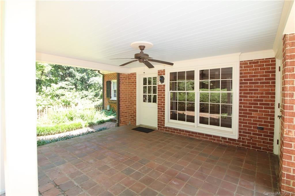 312 Valley Stream Road Statesville, NC 28677 - Photo 9 of 45 Gallery Image 9