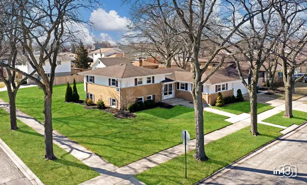 $695,000 | 7731 Maple Street, Morton Grove, IL 60053