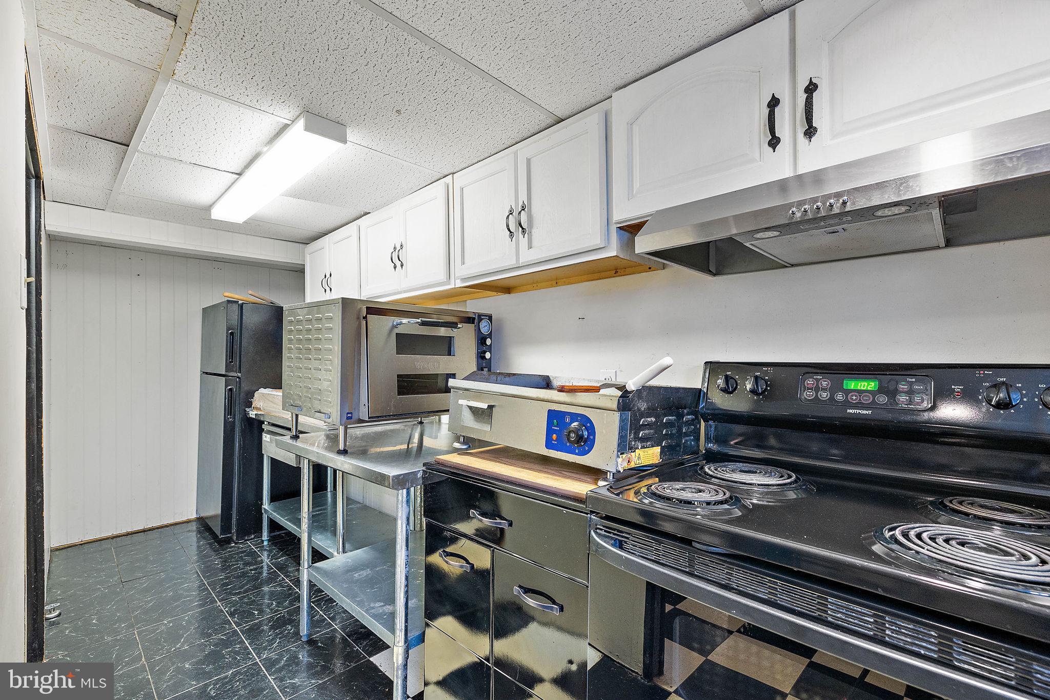38 Meadowbrook Road Wayne, PA 19087 - Photo 24 of 31 Basement Kitchen
