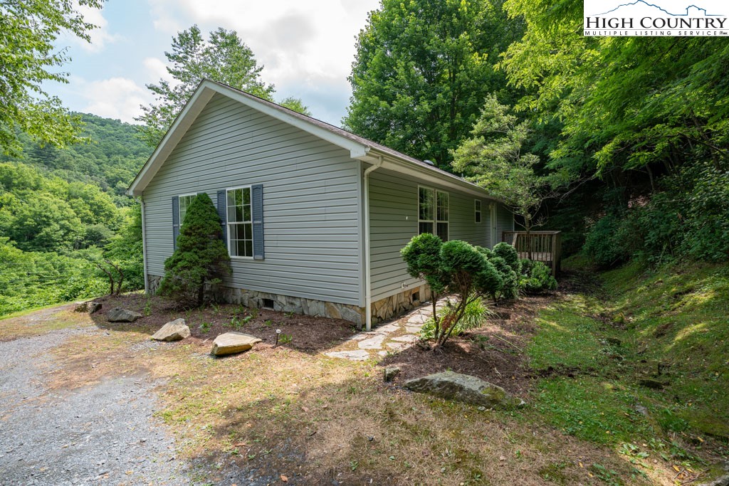 1325 Laurel Branch Road Vilas, NC 28692 - Photo 5 of 37 Gallery Image 5