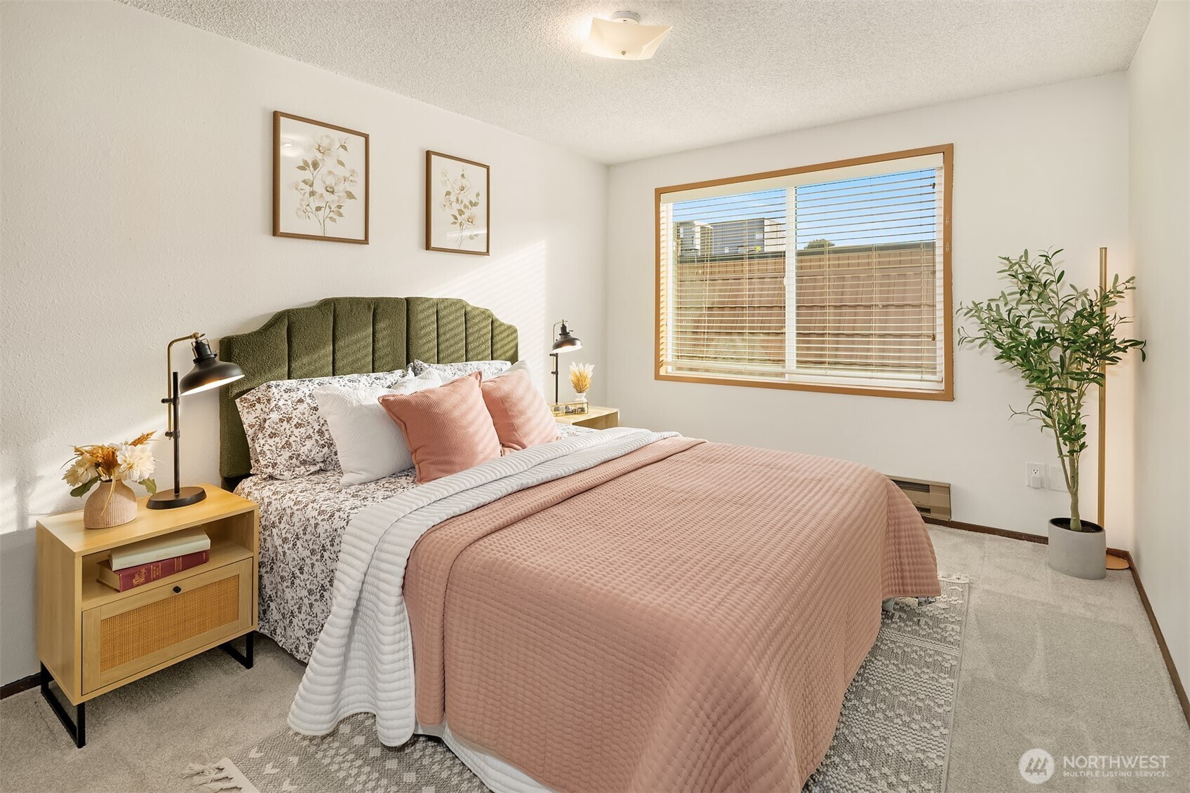 1612 33rd Street, Unit 104 Everett, WA 98201 - Photo 15 of 24 a bedroom with bed and a window